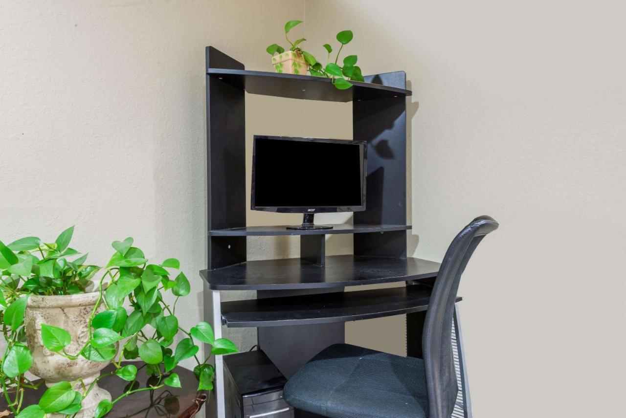 Howard Johnson By Wyndham Iowa La Ngoại thất bức ảnh